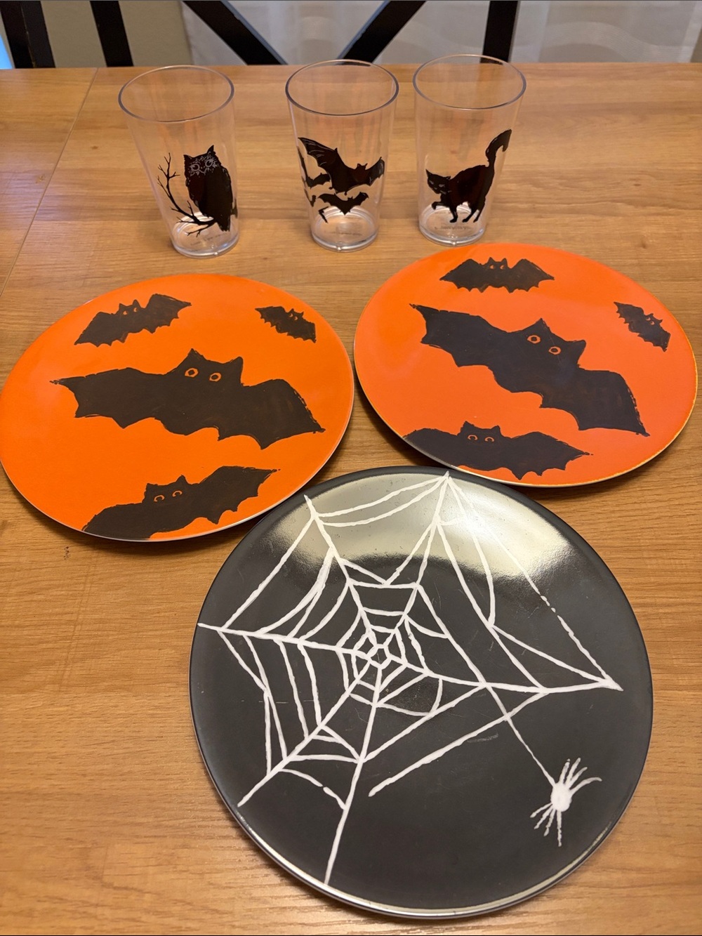 Pottery Barn Kids Halloween set of 3 plates and 3 glasses
